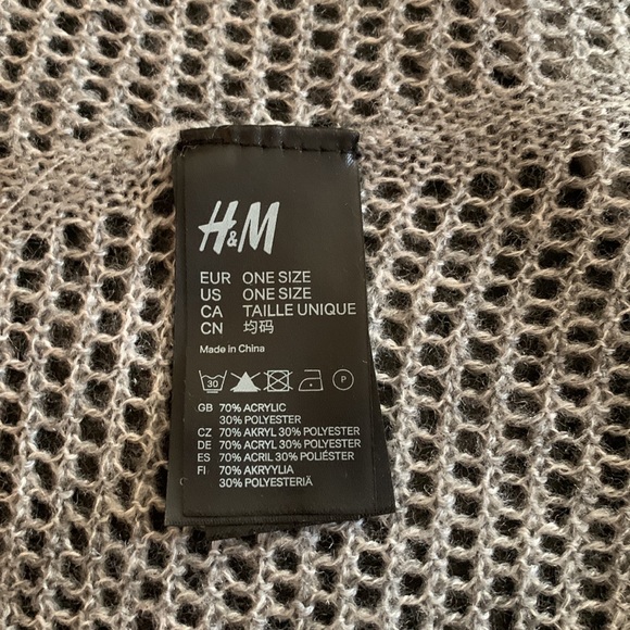 2 for $15 bundle H&M crochet cowl that can be worn many ways - Picture 5 of 5